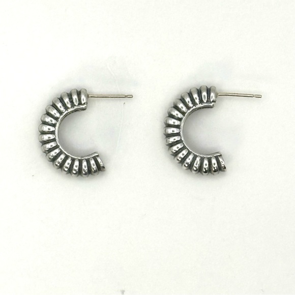 Lagos Caviar Sterling Silver Smooth Fluted Hoop Earrings - Picture 5 of 7